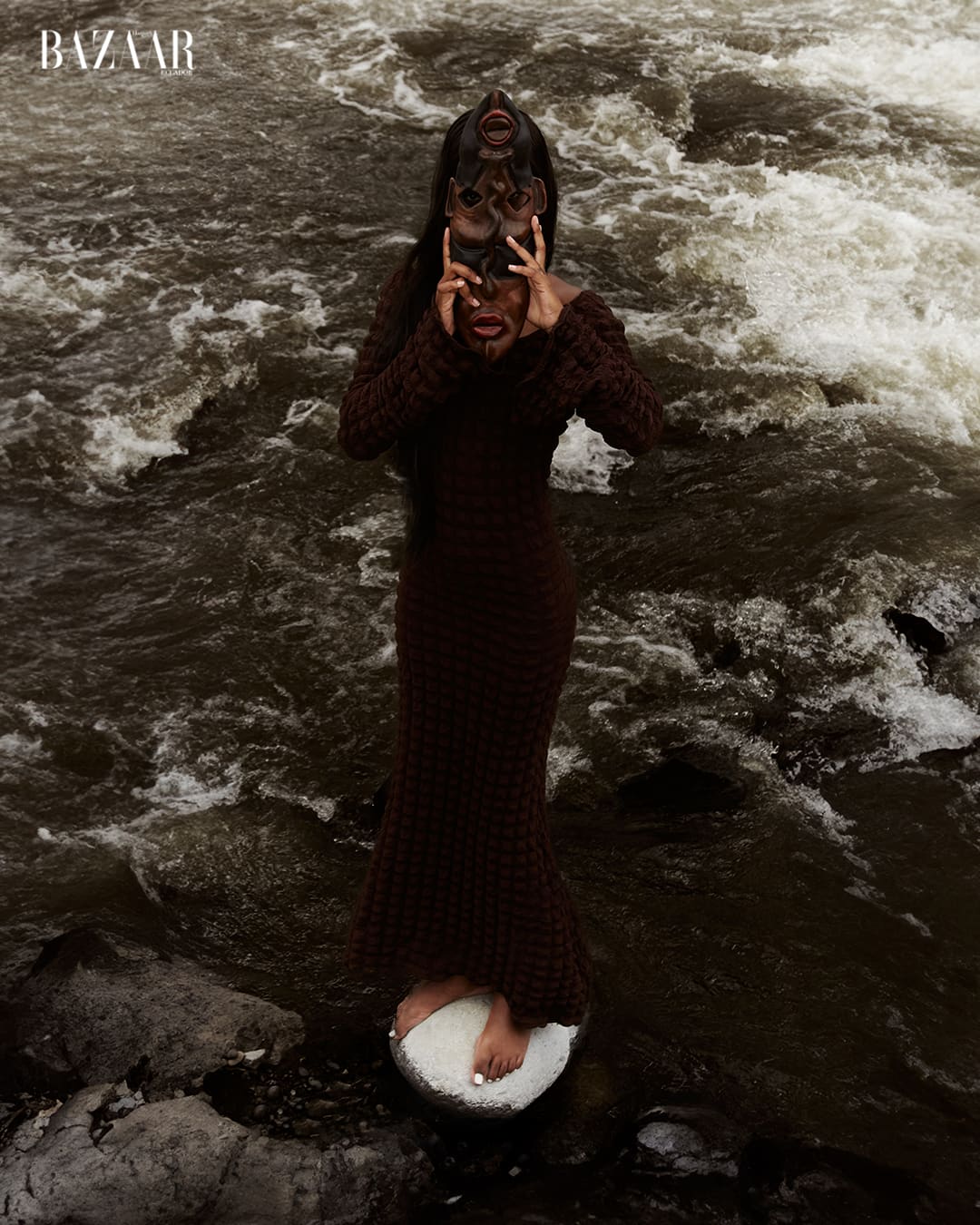 Publicación de Harper's Bazaar Ecuador del editorial Coangue.